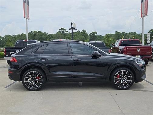 2022 Audi Q8 55 Premium Plus
