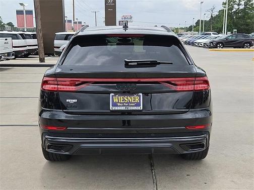 2022 Audi Q8 55 Premium Plus