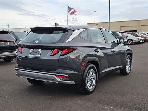 2026 Hyundai TUCSON SE