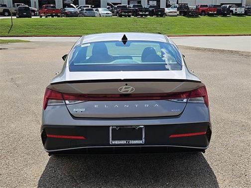 2025 Hyundai ELANTRA HEV SEL Sport