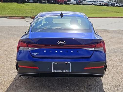2025 Hyundai ELANTRA SEL Convenience