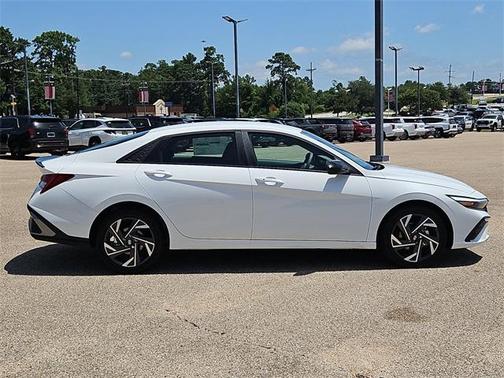 2025 Hyundai ELANTRA HEV SEL Sport