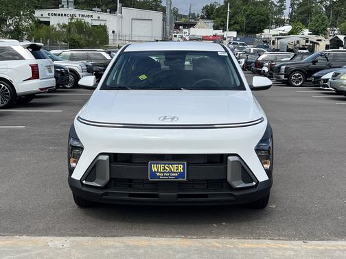 Atlas White 2026 Hyundai KONA SE