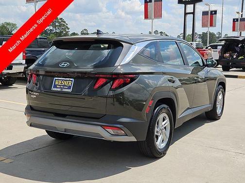 Green 2025 Hyundai TUCSON SE
