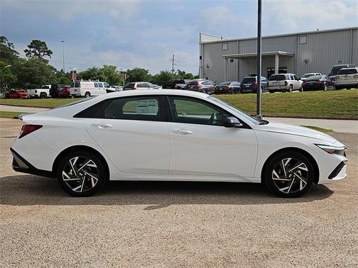 2025 Hyundai ELANTRA HEV SEL Sport