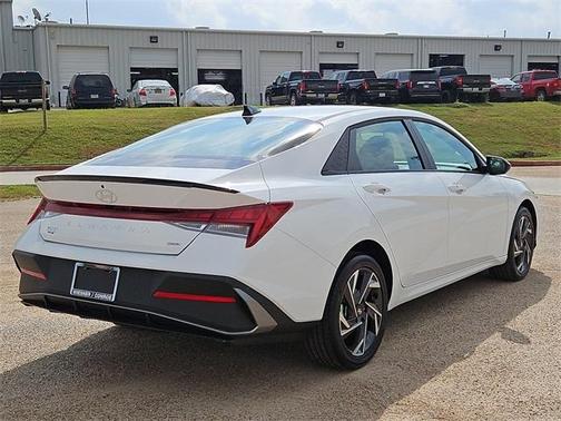 2025 Hyundai ELANTRA HEV SEL Sport