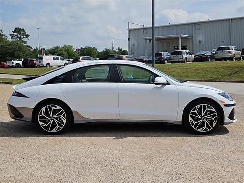 2025 Hyundai IONIQ 6 SEL