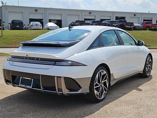 2025 Hyundai IONIQ 6 SEL