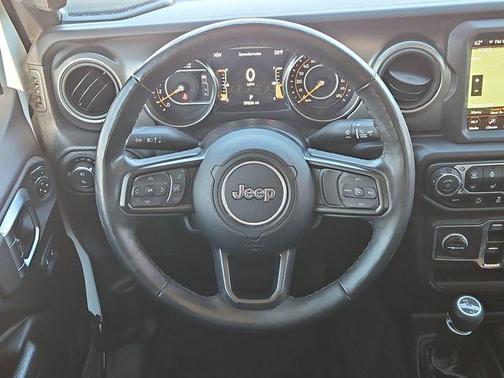 2022 Jeep Gladiator Sport