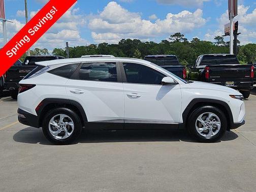 White Pearl 2023 Hyundai TUCSON SE
