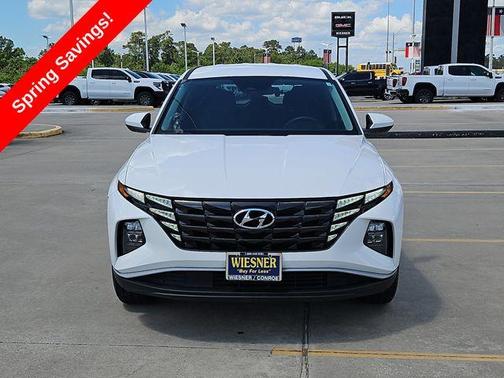 White Pearl 2023 Hyundai TUCSON SE