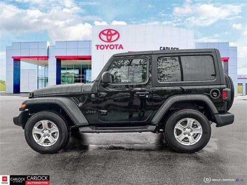 Photo 3 of 25 of 2022 Jeep Wrangler Sport