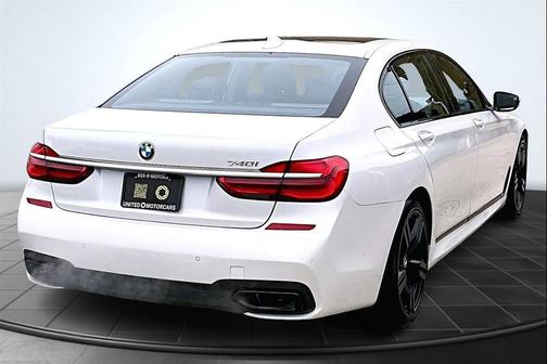 2019 BMW 740 740i