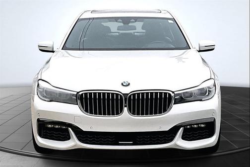 2019 BMW 740 740i