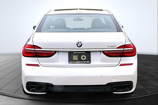 2019 BMW 740 740i