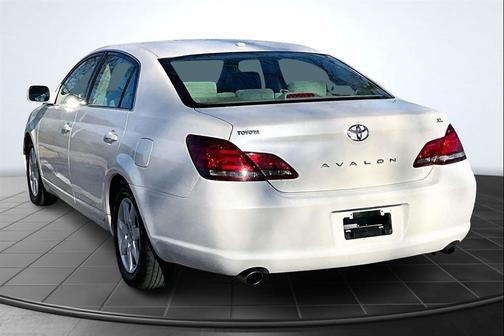 2010 Toyota Avalon XL