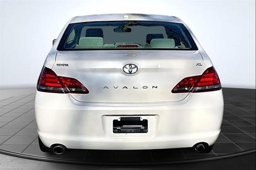 2010 Toyota Avalon XL