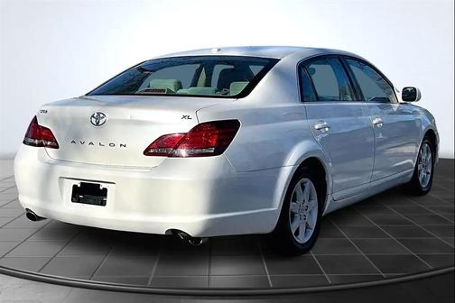 2010 Toyota Avalon XL