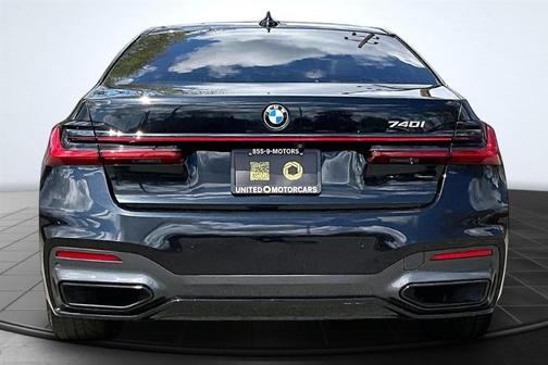 Black 2020 BMW 740 i