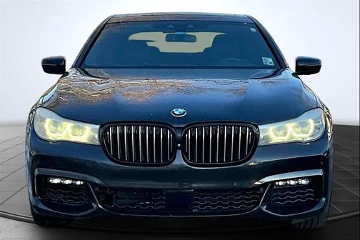 2017 BMW 740 740i