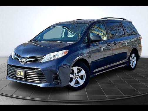 2019 Toyota Sienna LE