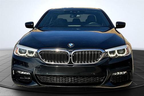Black 2018 BMW 540 i