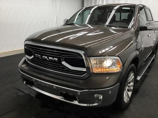 Photo 3 of 37 of 2018 RAM 1500 Longhorn