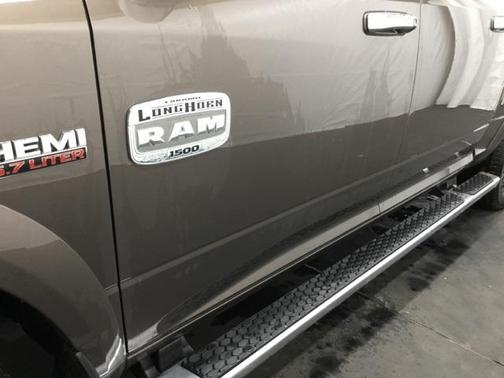 Photo 5 of 37 of 2018 RAM 1500 Longhorn