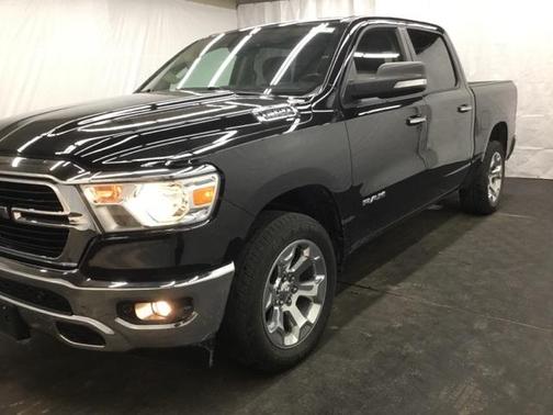 Photo 3 of 37 of 2020 RAM 1500 Big Horn