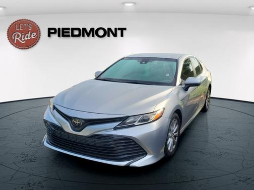 Celestial Silver Metallic 2018 Toyota Camry LE