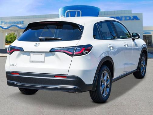 Platinum White Pearl 2027 Honda HR-V LX