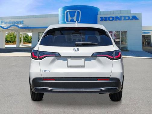 Platinum White Pearl 2027 Honda HR-V LX
