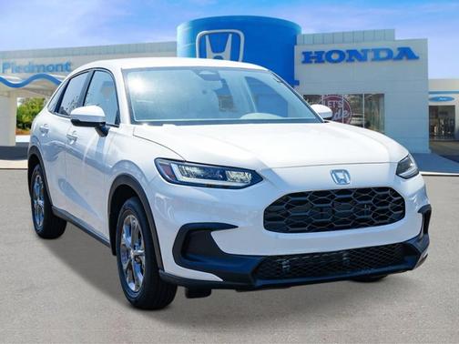 Platinum White Pearl 2027 Honda HR-V LX