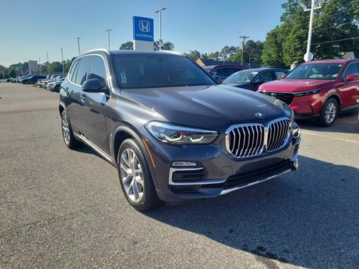 Dark Graphite Metallic 2021 BMW X5 sDrive40i