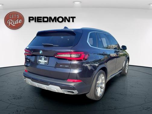 Dark Graphite Metallic 2021 BMW X5 sDrive40i