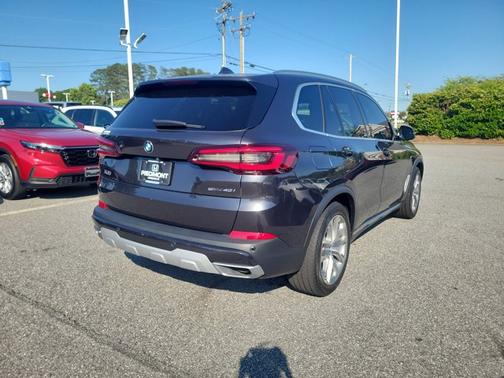 Dark Graphite Metallic 2021 BMW X5 sDrive40i