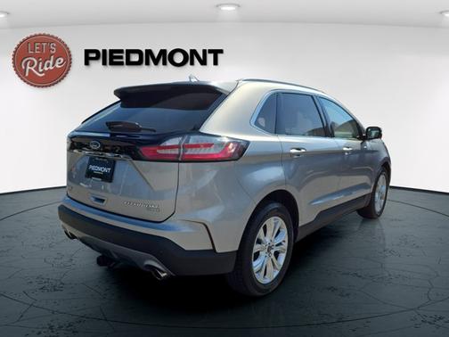 Iconic Silver Metallic 2020 Ford Edge Titanium
