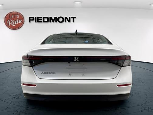 Platinum White Pearl 2026 Honda Accord SE