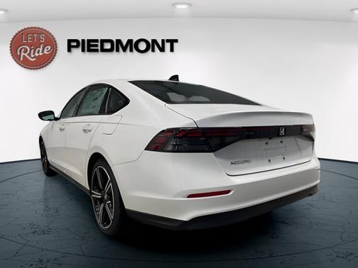 Platinum White Pearl 2026 Honda Accord SE