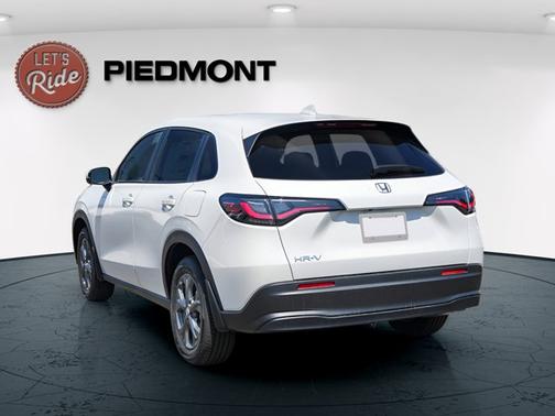 Platinum White Pearl 2027 Honda HR-V LX