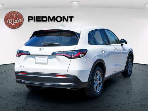 Platinum White Pearl 2027 Honda HR-V LX