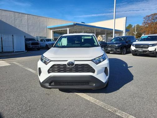 2023 Toyota RAV4 LE