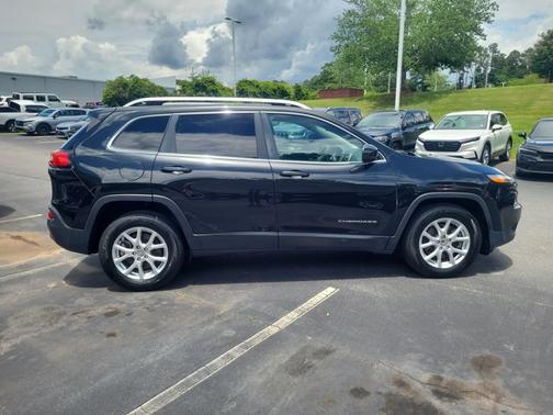 Brilliant Black Crystal Pearlcoat 2016 Jeep Cherokee Latitude