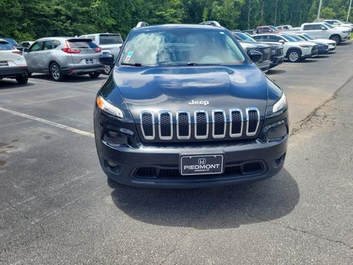 Brilliant Black Crystal Pearlcoat 2016 Jeep Cherokee Latitude