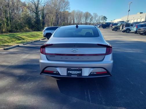2023 Hyundai SONATA SE