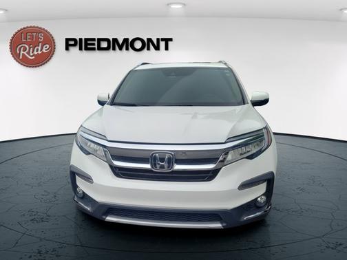 White 2022 Honda Pilot Touring 7-Passenger