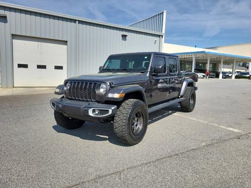 Granite Crystal Metallic Clearcoat 2023 Jeep Gladiator Sport S