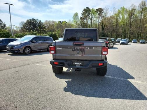 Granite Crystal Metallic Clearcoat 2023 Jeep Gladiator Sport S