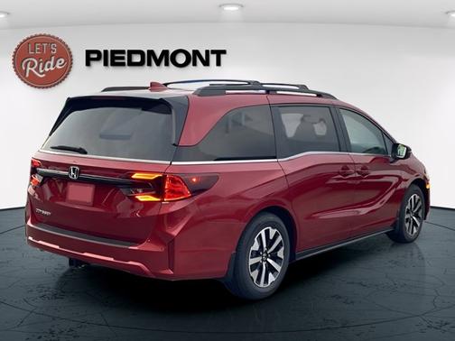 Radiant Red Metallic II 2026 Honda Odyssey EX-L