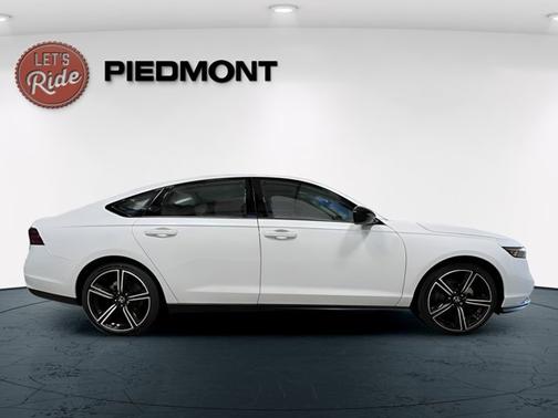 Platinum White Pearl 2026 Honda Accord SE